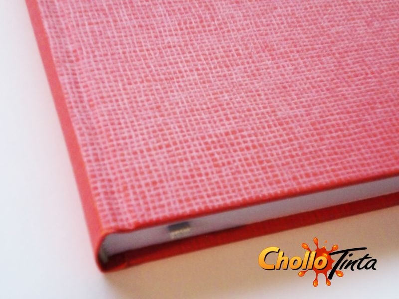 Imagen extra Agenda 2016 Economica Tapa dura, 15 x 21 cm. Color Naranja con textura cuadros