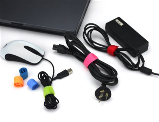 Imagen extra PACK 6 Tiras de velcro sujeta cables de colores. Organizador de cables