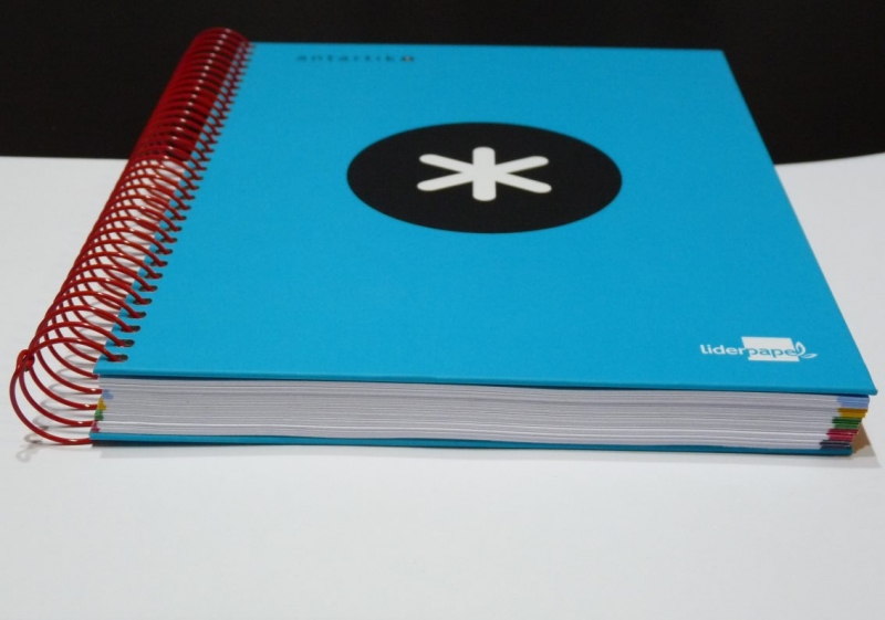 Imagen extra Cuaderno A5 Antartik, Cuadricula 5mm, 120 Hojas de 100gr, Tapa Extradura forrada, Turquesa