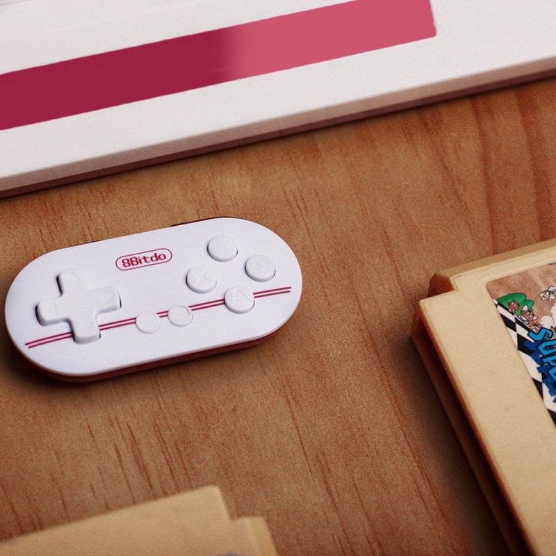 Imagen extra Mini gamepad 8Bitdo Zero, Bluetooth, rojo y blanco