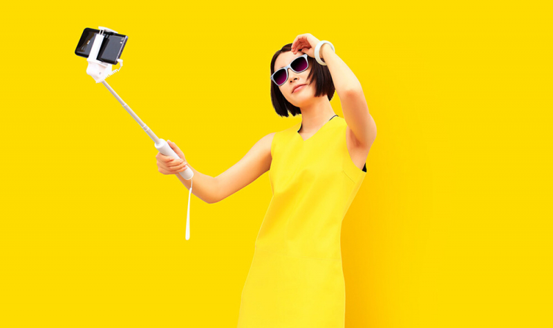 Imagen extra LIQUIDACION Xiaomi Mi Selfie Stick Gris (cable 3,5mm)