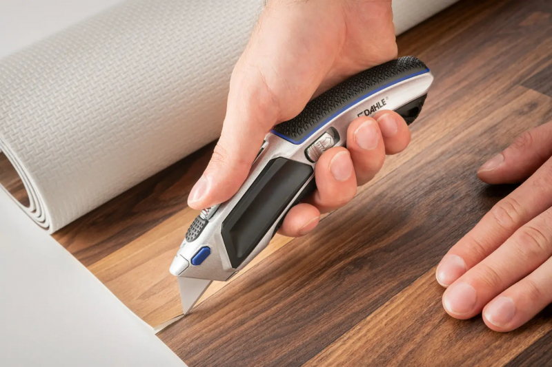 Imagen extra Dahle 10891 Profesional Heavy Duty Cuter con Cuchilla Trapezoidal de Acero al Carbono SK5