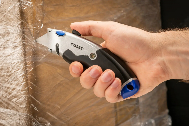 Imagen extra Heavy Duty Cuter con Cuchilla Trapezoidal de Acero al Carbono SK5. Dahle 10890 