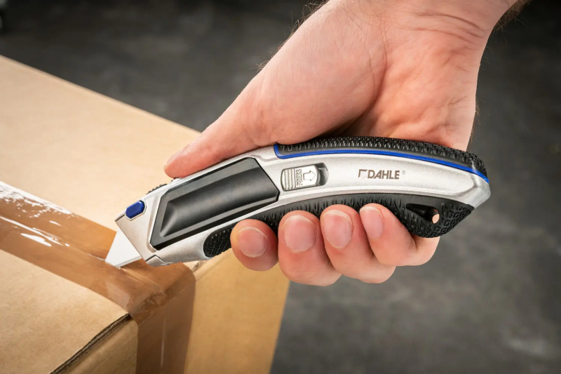 Imagen extra Dahle 10891 Profesional Heavy Duty Cuter con Cuchilla Trapezoidal de Acero al Carbono SK5