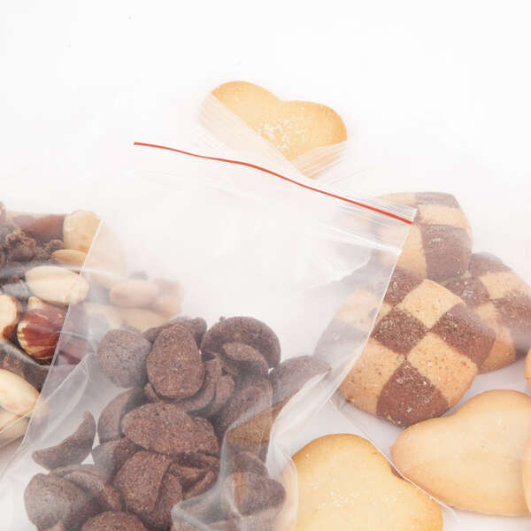 Imagen extra Bolsas de plastico con Autocierre 40x60mm. Paquete 100 Uds