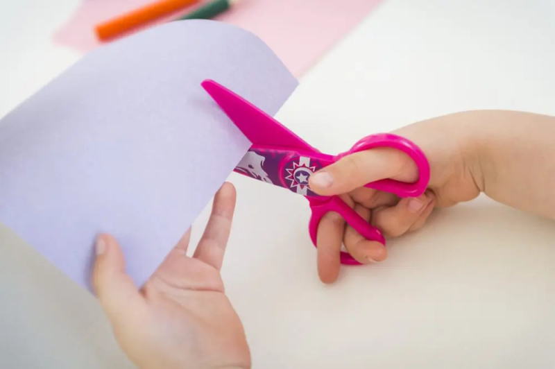 Imagen extra Dahle 54675 Kids Tijeras Infantiles 12cm para los mas Pequeños. Rosa