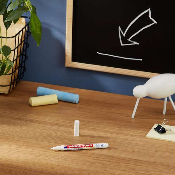 Imagen extra Edding 4085 Pack de 2 Rotuladores de Tiza Liquida - Punta Redonda - Trazo 1-3mm - Olor Neutro - Color Blanco