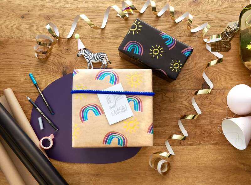 Imagen extra Edding 1340 Brush Pack de 6 Rotuladores - Punta Pincel Flexible - Trazo 1-3mm - Tinta con Base de Agua - Colores Oro, Rojo, Azul