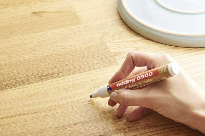 Imagen extra Edding 8900 Rotulador Permanente para Muebles - Punta Redonda 1.5-2mm - Resistente a la Luz - Secado Rapido - Color Roble Claro