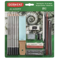 Derwent Academy Sketching Pack de 6 Lapices de Grafito de Durezas Surtidas, 2 Bloques de Grafito, 2 Barras de Dibujo sin Madera, 2 Pasteles (White/Sanguine), 2 Barras de Carbon, 1 Lija, 1 Difumino, 1 Sacapuntas, 1 Goma de borrar y 1 Goma Moldeable