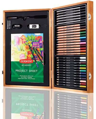 Imagen extra Derwent Academy Caja de Madera (Lapices de Colores, Pincel, Sacapuntas, Goma, Hoja de Proyectos)
