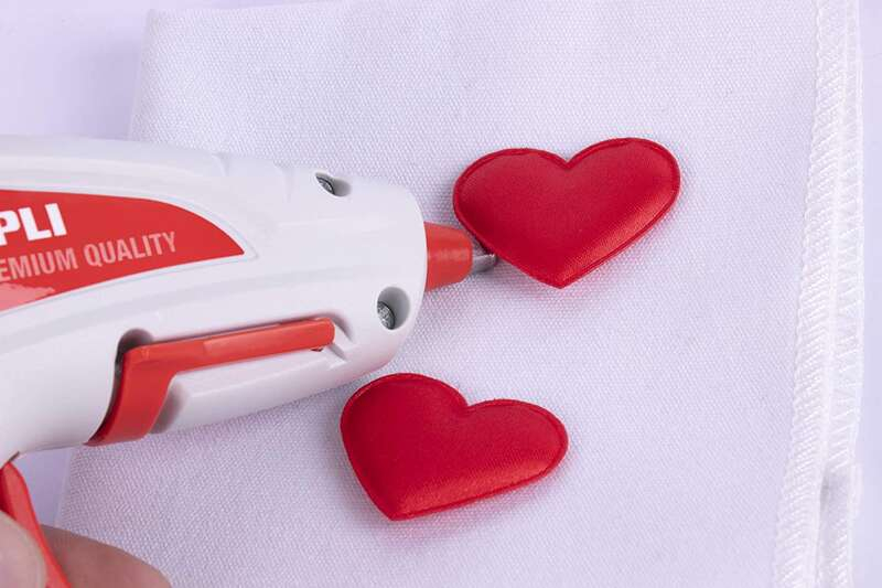 Imagen extra Apli Pistola de Cola Termofusible Premium Hot Melt 20W + 2 Barras de Cola (Barras de 7,5mm)