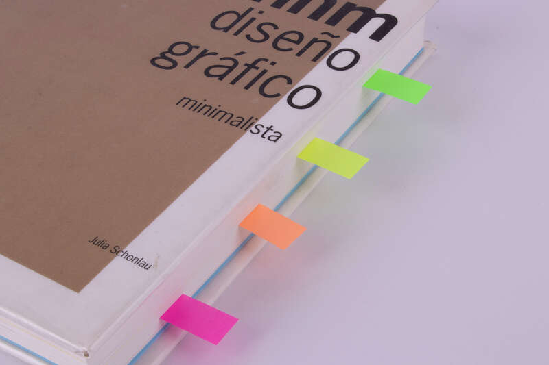 Imagen extra Apli Indices Adhesivos Film Zigzag 45x12mm 4 Dispensadores de 40 Indices