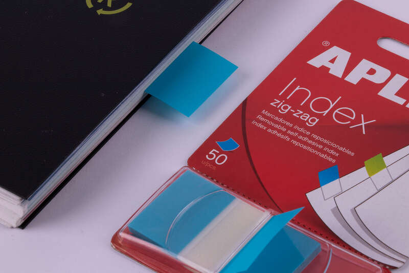 Imagen extra Apli Indices Adhesivos Film Zigzag 45x25mm Dispensador de 50 marcadores
