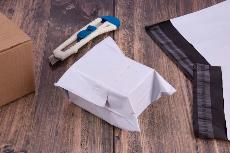 Imagen extra Apli Pack de 50 Bolsas de plastico envios 25x30 cm Cierre Adhesivo