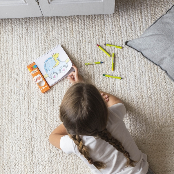 Imagen extra Apli Bloc de Dibujos de Transportes con Ceras - Ilustrado por Isabelle Nicolle - 45 Paginas - 5 Ceras de Colores - Ideal para Viajes - Alto Valor Didactico - Estimula Creatividad y Concentracion