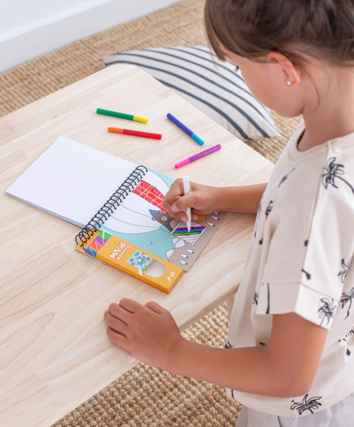 Imagen extra Apli Bloc de Espiral de Dibujos Coloreado Magico - 24 Paginas con 6 Diseños de Animales - Incluye 5 Rotuladores - Estimula Concentracion y Creatividad - Ideal para Viajes