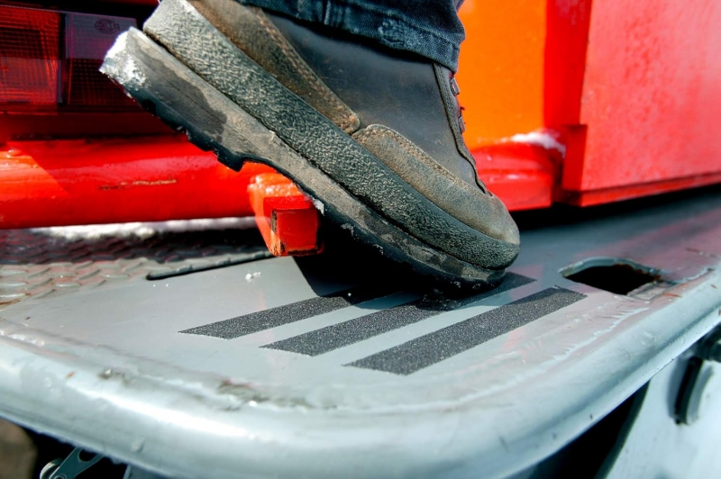 Imagen extra Cinta Adhesiva Antideslizante 25mm x 5metros Negro. Tesa 55587-00003-12