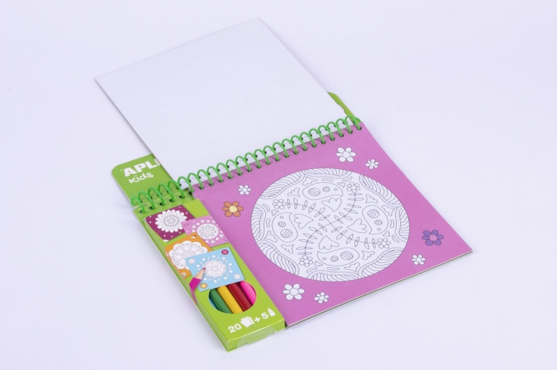Imagen extra Apli Bloc de Dibujos con Mandalas y Lapices de Colores - 20 Paginas - 5 Lapices - Ideal para Viajes - Estimula Creatividad y Concentracion