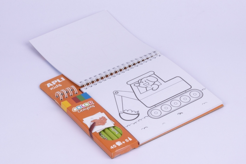 Imagen extra Apli Bloc de Dibujos de Transportes con Ceras - Ilustrado por Isabelle Nicolle - 45 Paginas - 5 Ceras de Colores - Ideal para Viajes - Alto Valor Didactico - Estimula Creatividad y Concentracion