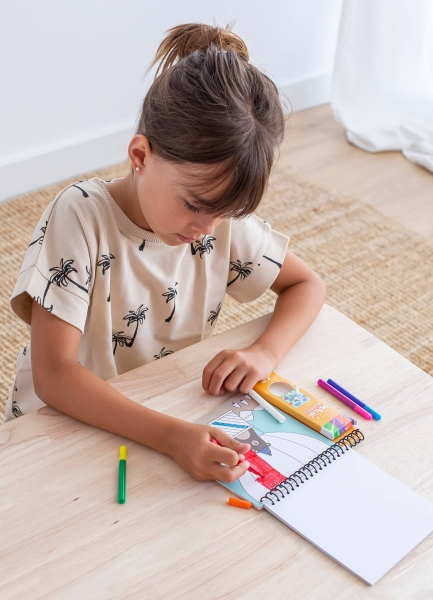 Imagen extra Apli Bloc de Espiral de Dibujos Coloreado Magico - 24 Paginas con 6 Diseños de Animales - Incluye 5 Rotuladores - Estimula Concentracion y Creatividad - Ideal para Viajes