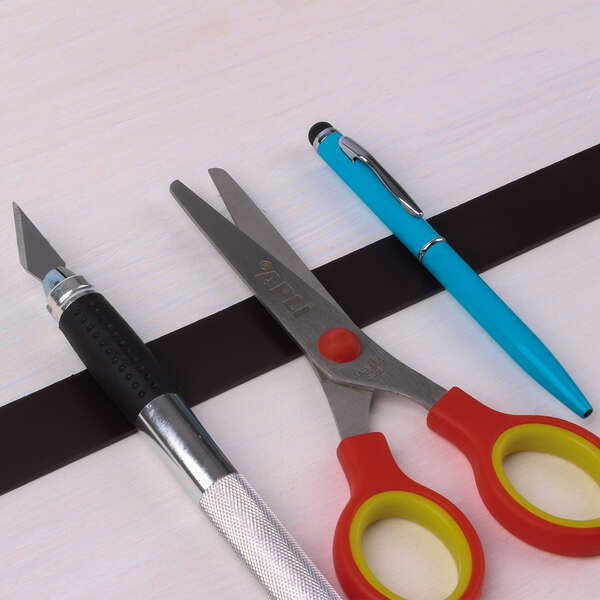 Imagen extra Cinta Adhesiva Magnetica 19mm x 1 metro - Negra. Apli 13830