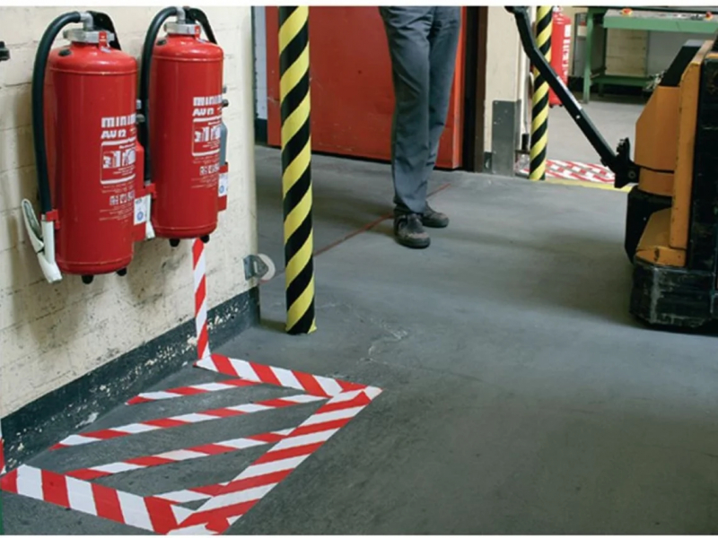 Imagen extra Cinta Adhesiva de Señalizacion 50mm x 66m Rojo/Blanco Tesa 58134-00000-01