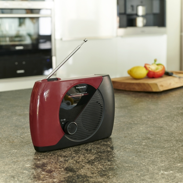 Imagen extra Thomson RT353 Radio FM Portatil. Roja