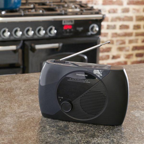Imagen extra Thomson RT350 Radio FM Portatil Analogica. Negra